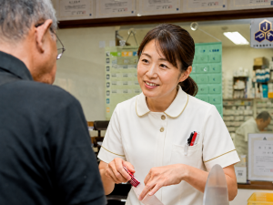 kinen-female-pharmacist-uniform-v2-high-resolution